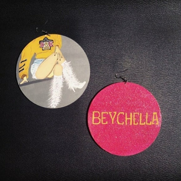 "Beychella" Earrings - Picture 3 of 8